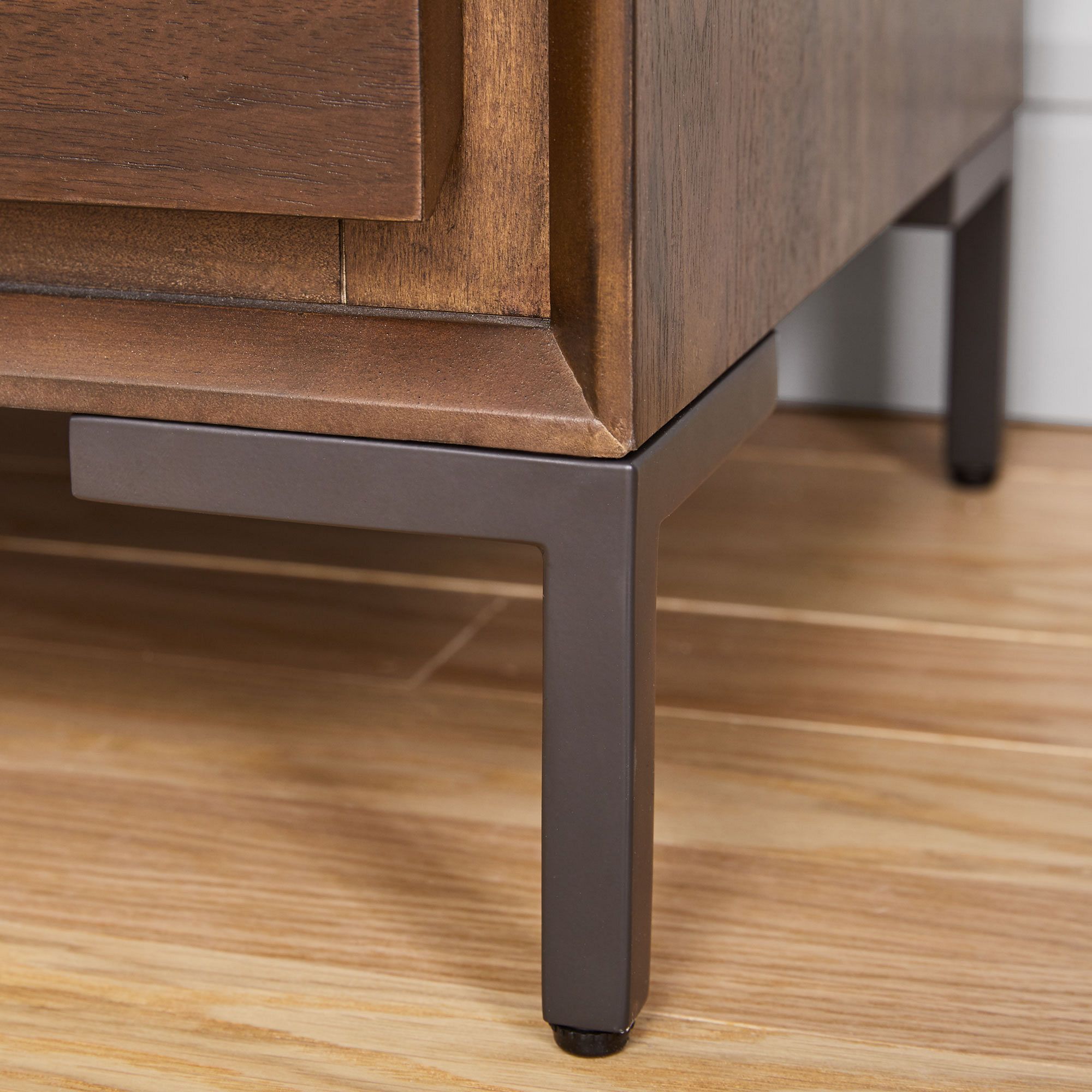 Nolan Entryway Closed Cabinets (2) & Console Set